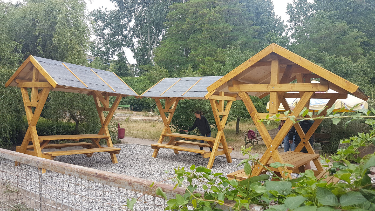 Überdachte Sitzgruppe Waldschänke Standard / auch XXL